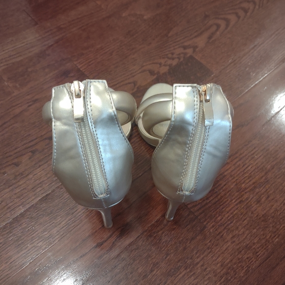 Party Sandals in Gold - Picture 6 of 8